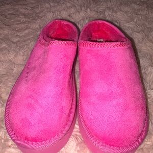 Shoe Dazzle Pink Women's Slippers